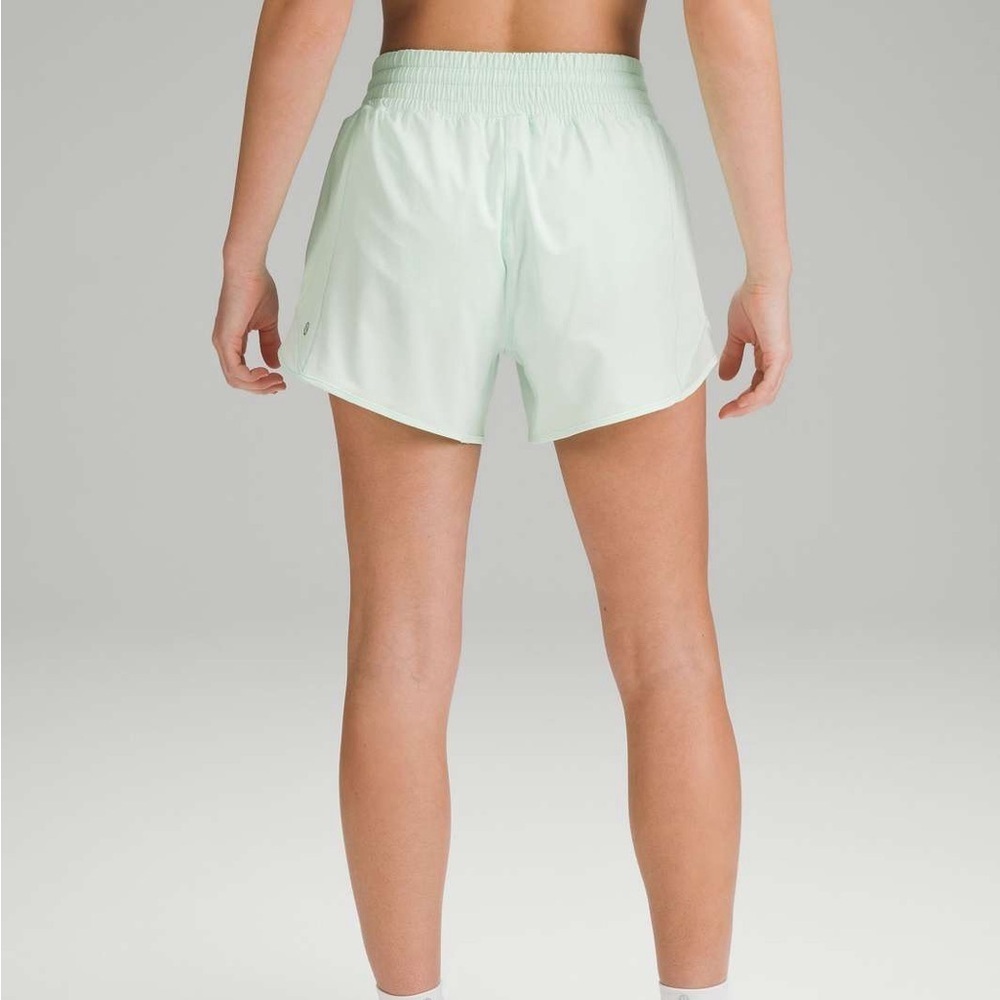 Lululemon Hotty Hot High-Rise Lined Short 4" - Picture 5 of 12
